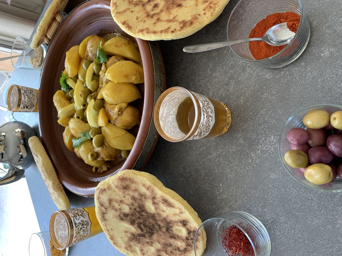 Chez Izza — plats marocains