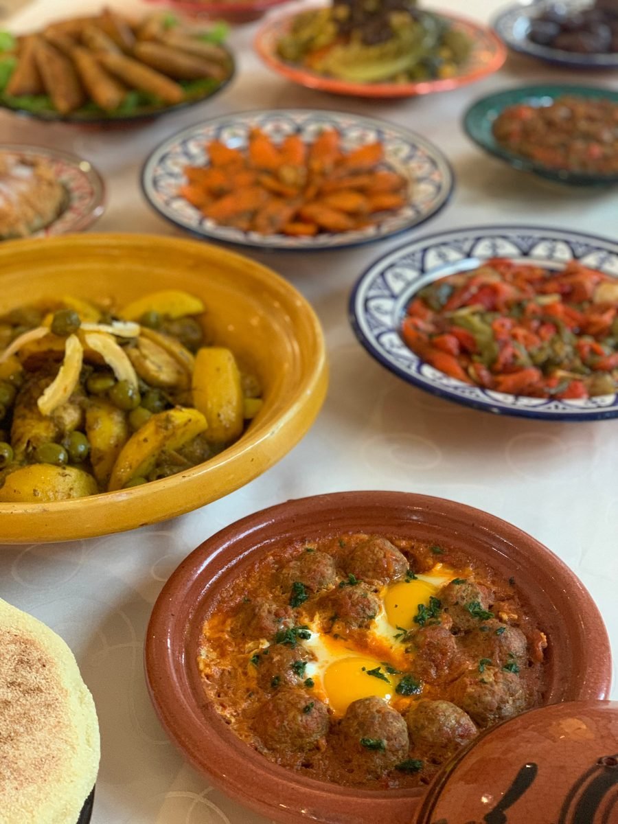 Chez Izza — plats marocains